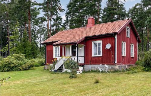 Beautiful Home In ml With Kitchen