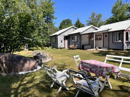 Nice cottage within walking distance to Farjestaden