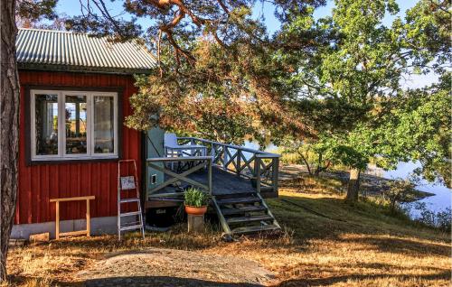 Cozy Home In Oskarshamn With House Sea View