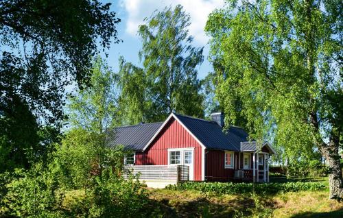 Lovely Home In Markaryd With Lake View