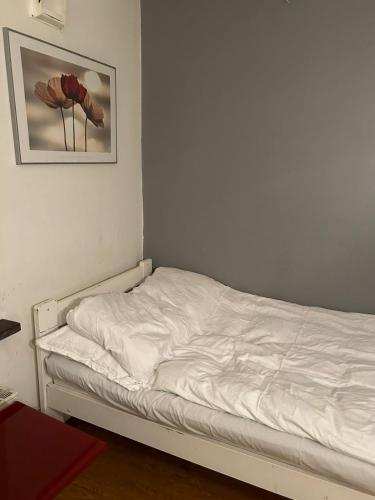 Single room near to central